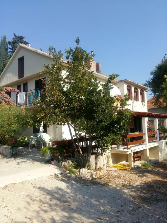 Manda Ljubetic Apartment Sutivan Exterior photo